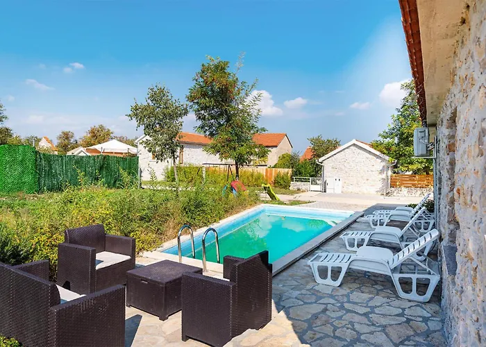 Pet Friendly In * Lisane Tinjske